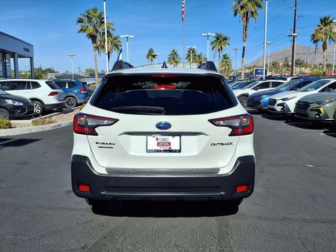 Used 2025 Subaru Outback Premium image 10