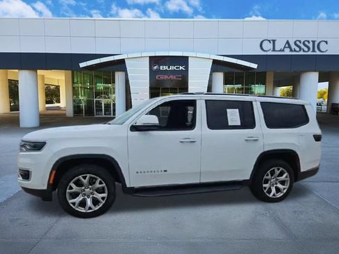Used 2022 Jeep Wagoneer Series I w/ Premium Group I AWD/4WD image 4