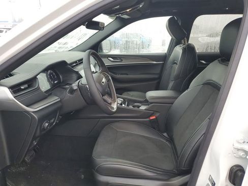 New 2026 Jeep Grand Cherokee Laredo image 8