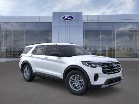 New 2026 Ford Explorer Active w/ Active Comfort Package RWD image 7