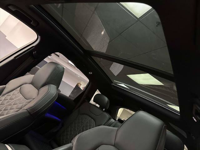Used 2025 Audi SQ7 Premium Plus AWD/4WD image 14