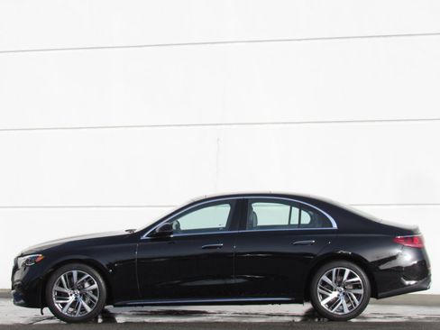 Certified 2024 Mercedes-Benz E 350 4MATIC Sedan image 4