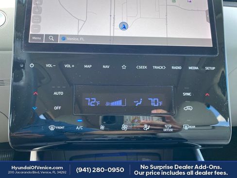 Certified 2024 Hyundai Tucson Limited FWD image 16