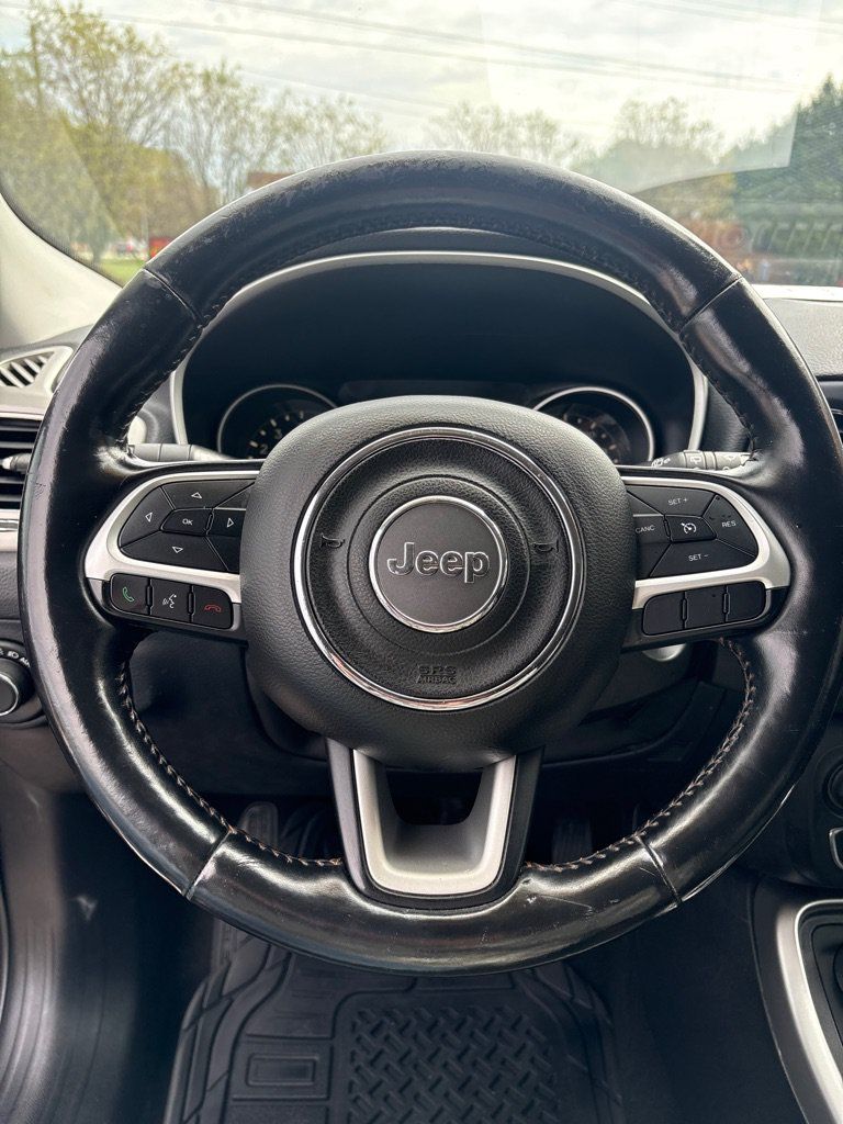 Used 2020 Jeep Compass Latitude w/ Cold Weather Group AWD/4WD image 16