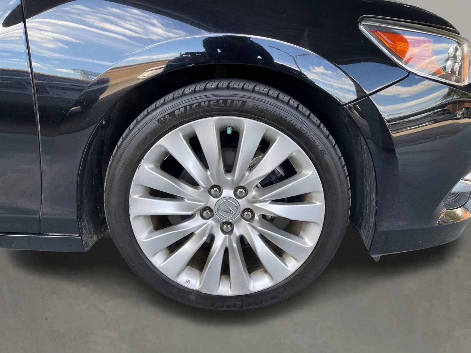 Used 2015 Acura RLX w/ Technology Package FWD image 12