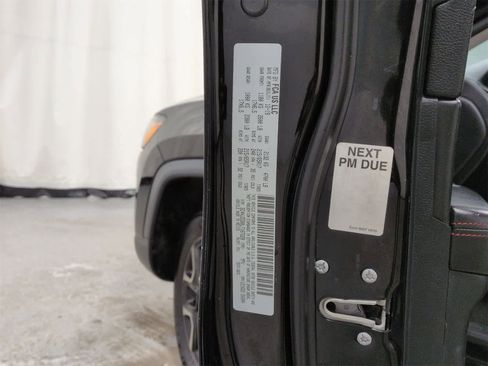 Used 2020 Jeep Compass Trailhawk image 37