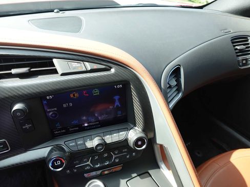 Used 2015 Chevrolet Corvette Z06 w/ 2LZ Preferred Equipment Group image 18