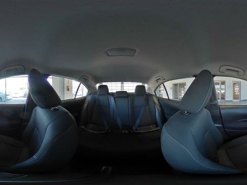 Used 2025 Toyota Corolla LE image 41