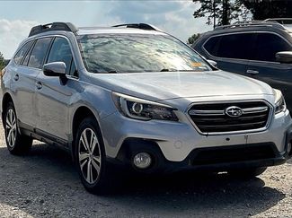 Used 2018 Subaru Outback 3.6R Limited image 1