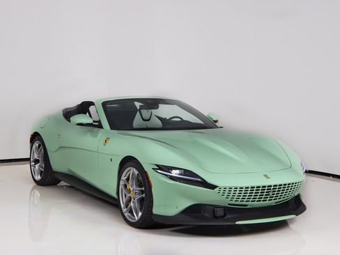 Certified 2025 Ferrari Roma Spider image 1