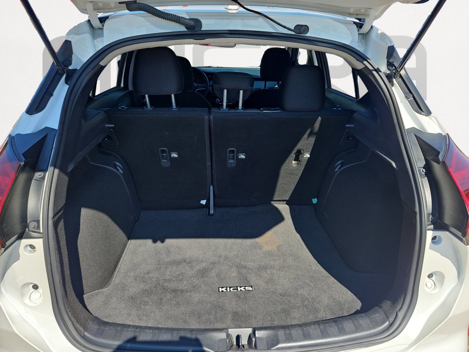 Used 2023 Nissan Kicks SV FWD image 12