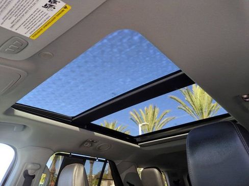 Used 2023 Ford Explorer Limited w/ Limited Technology Package image 24