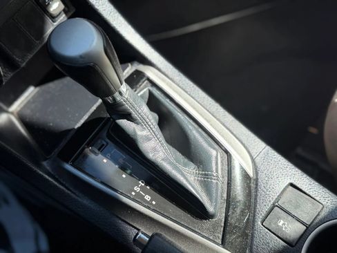 Used 2014 Toyota Corolla LE FWD image 31
