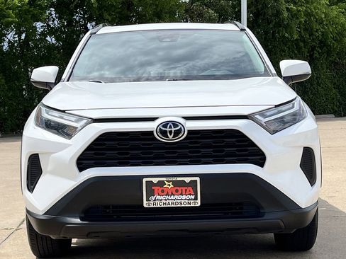 Used 2025 Toyota RAV4 XLE w/ Convenience Package FWD image 7