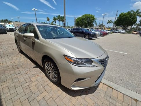 Used 2018 Lexus ES 350 w/ Luxury Package w/Wood Trim FWD image 1