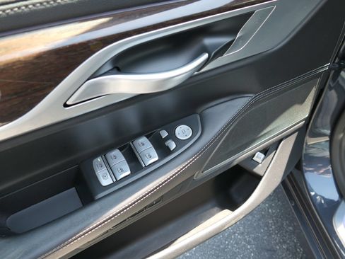 Used 2020 BMW 740i w/ Premium Package RWD image 14