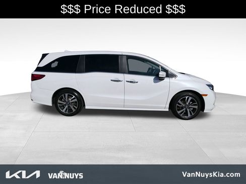 Used 2024 Honda Odyssey Touring image 2