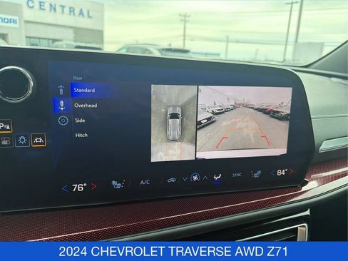 Used 2024 Chevrolet Traverse Z71 AWD/4WD image 17