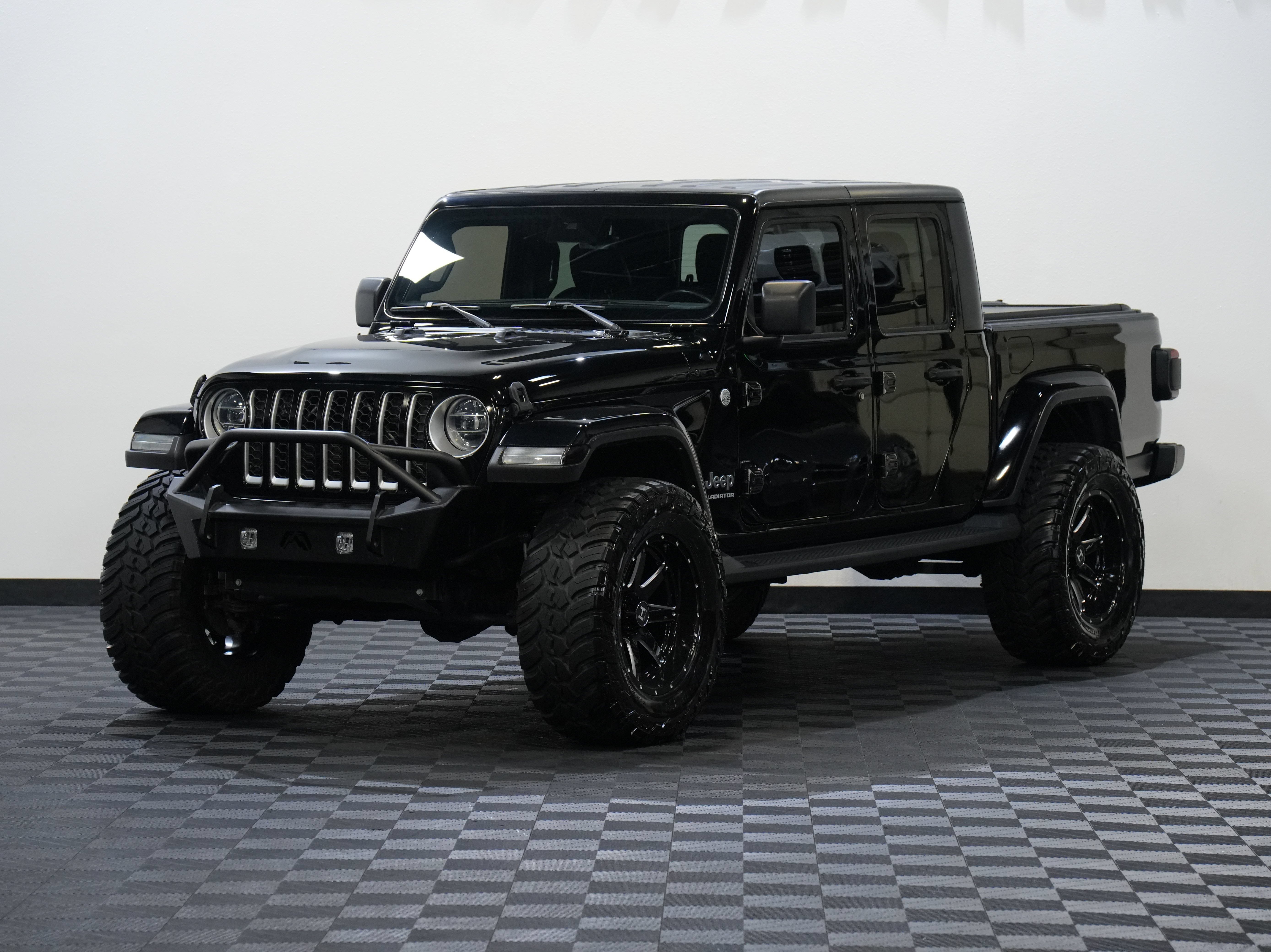 Used 2021 Jeep Gladiator Overland w/ Uconnect 4C Nav & Sound Group AWD/4WD image 3
