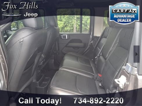Used 2023 Jeep Wrangler Unlimited Sahara w/ Cold Weather Group AWD/4WD image 11
