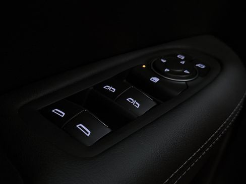 Used 2025 Cadillac XT5 Luxury w/ LPO, Floor Liner Package FWD image 31