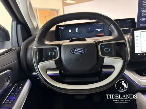 Certified 2025 Ford Expedition Platinum AWD/4WD image 18