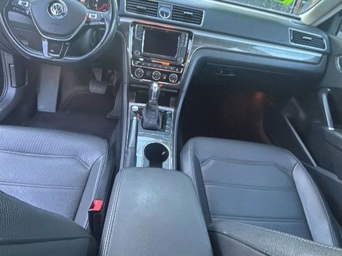 Used 2017 Volkswagen Passat 1.8T SE image 22