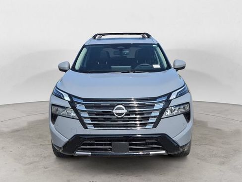 Used 2025 Nissan Rogue Platinum AWD/4WD image 2