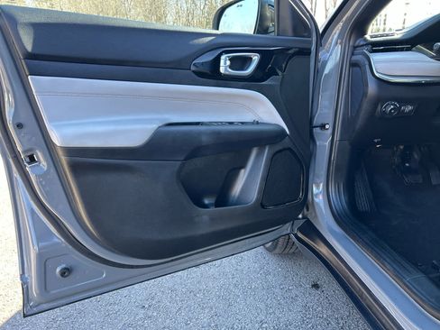 Used 2024 Jeep Compass Limited image 38