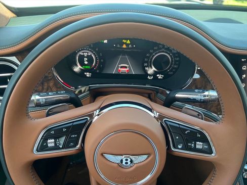 Used 2026 Bentley Flying Spur Plug-In Hybrid AWD/4WD image 10