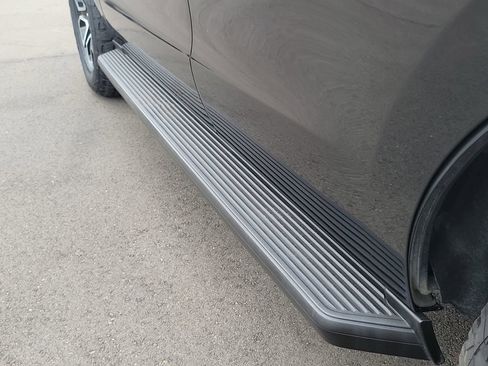 Used 2024 Ford Expedition XLT image 27