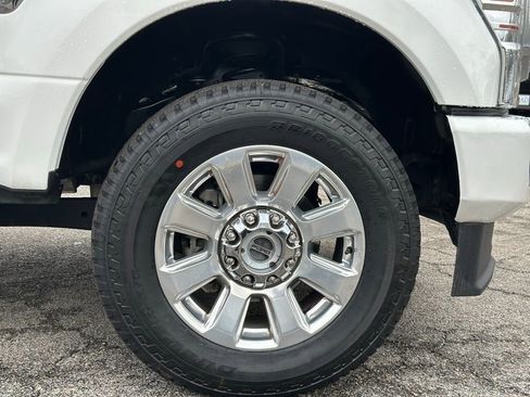 Certified 2022 Ford F350 Platinum w/ FX4 Off-Road Package image 30