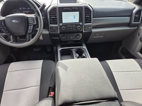 Used 2019 Ford F250 XLT w/ XLT Premium Package image 8