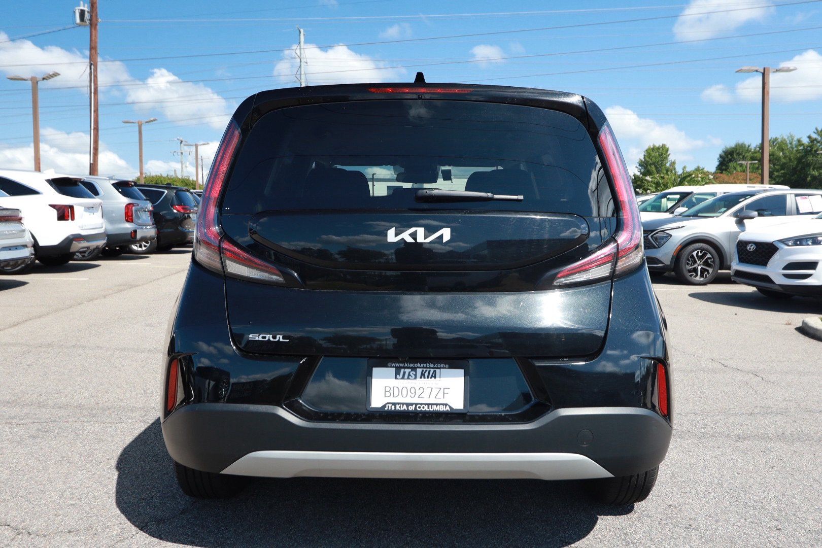 Used 2024 Kia Soul LX w/ Option Group 015 FWD image 4