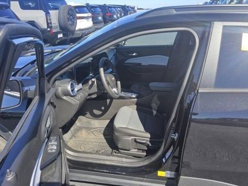 Used 2025 Chevrolet Trax LT w/ Driver Confidence Package FWD image 6