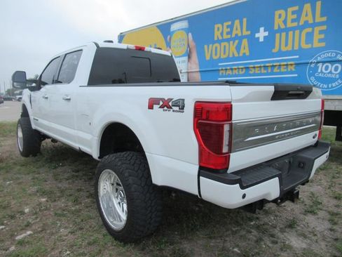 Used 2022 Ford F350 Platinum w/ FX4 Off-Road Package image 4