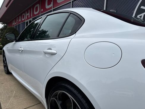 Used 2023 Alfa Romeo Giulia Veloce AWD/4WD image 13