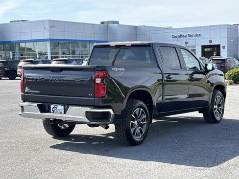 Used 2023 Chevrolet Silverado 1500 LT AWD/4WD image 25