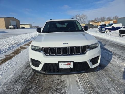 Used 2023 Jeep Grand Cherokee Laredo w/ Luxury Tech Group I image 2