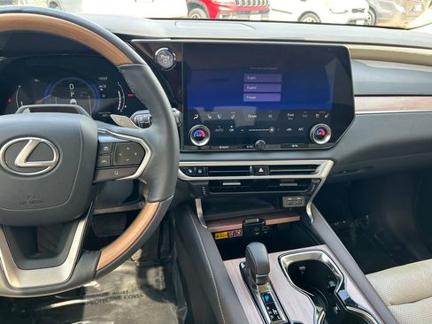 Used 2024 Lexus RX 350 w/ Convenience Package image 18
