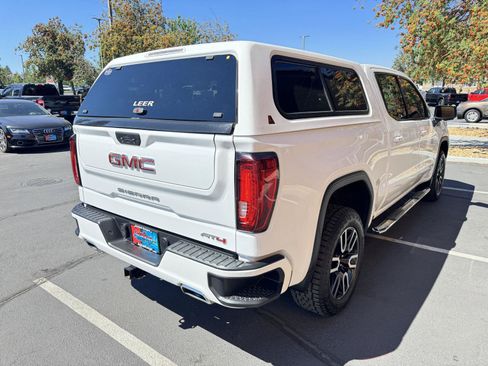 Used 2021 GMC Sierra 1500 AT4 w/ AT4 Preferred Package AWD/4WD image 5