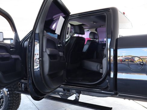 Used 2015 Chevrolet Silverado 2500 LTZ image 29