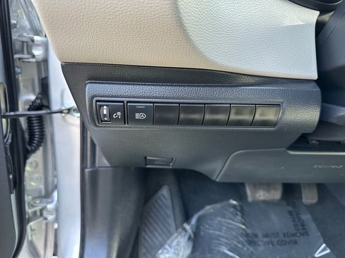 Used 2024 Toyota Corolla LE image 21