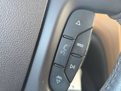 Used 2017 Buick Enclave Premium w/ Experience Buick Package FWD image 24
