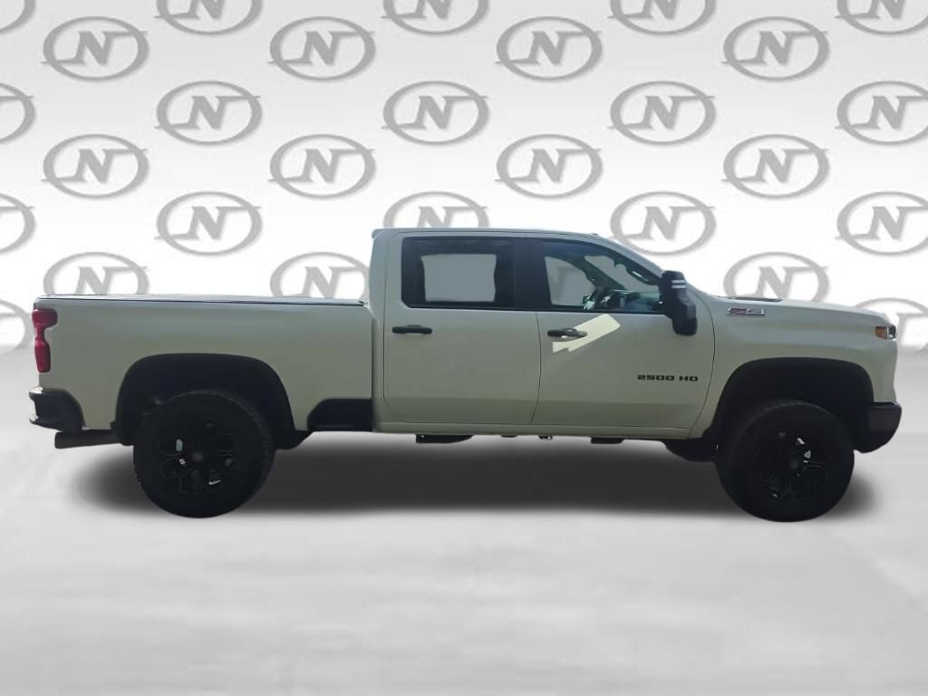 Used 2024 Chevrolet Silverado 2500 Custom w/ Custom Value Package AWD/4WD image 17