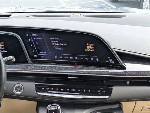 Used 2021 Cadillac Escalade ESV Premium Luxury image 19