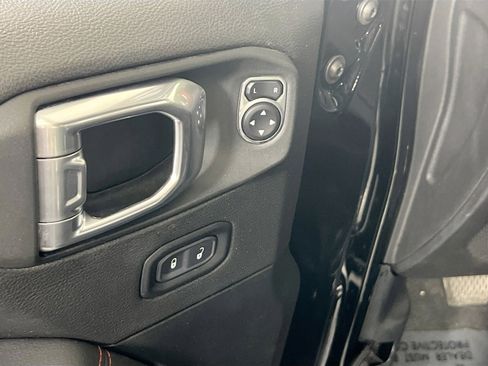 Used 2021 Jeep Wrangler Unlimited Rubicon image 18