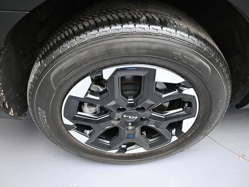 Used 2025 Kia Sorento S FWD image 12