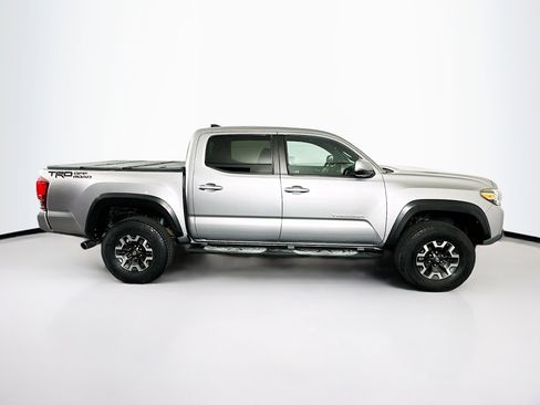 Used 2016 Toyota Tacoma TRD Off-Road image 10
