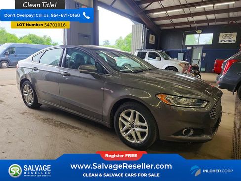 Used 2014 Ford Fusion SE w/ Equipment Group 202A FWD image 5
